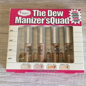 The Dew Manizer’sQuad Liquid Highlighter